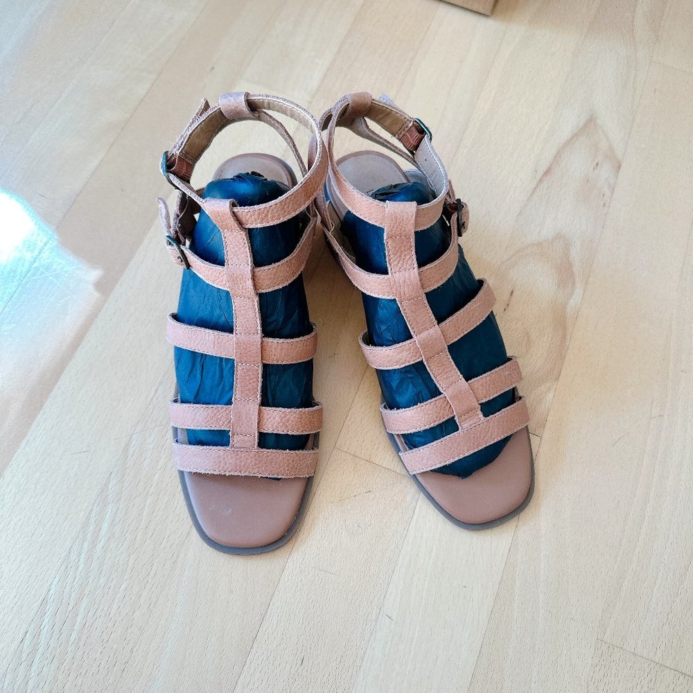 Lucky Brand Paytun Gadiator Sandal